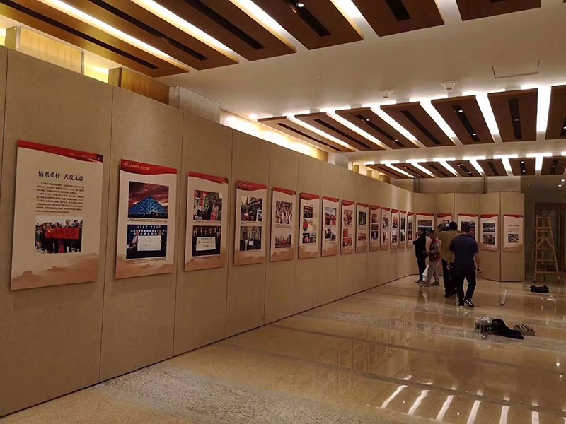 高 檔無(wú)縫掛畫(huà)展板