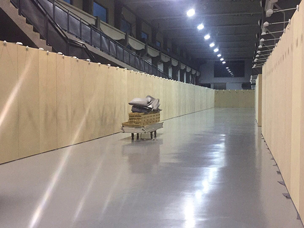 高 檔無(wú)縫掛畫(huà)展板