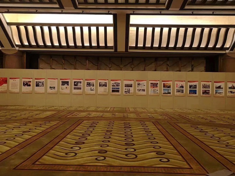 高 檔無(wú)縫掛畫(huà)展板