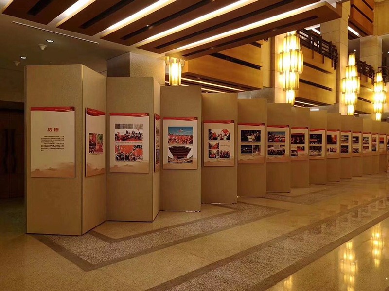 高 檔無(wú)縫掛畫(huà)展板